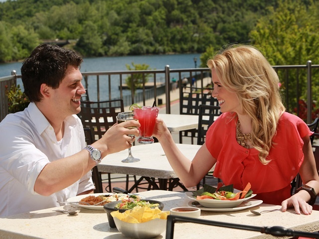 えっ、コレだけでいいの！？何度でもおごりたくなる女性の特徴とは？