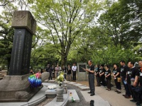 韓国人慰霊碑に献花する韓国原爆被害者協会（聯合ニュースより）