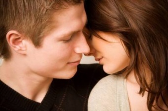 やわらかいっ！　男性が「唇以外」にキスしたくなる場所