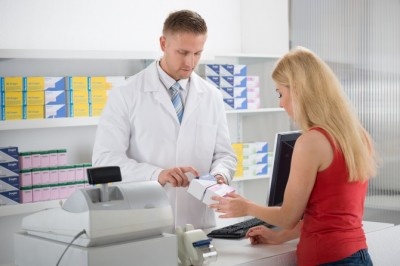 男性店員のレジで「生理用品」を買える？　女性たちの回答は……