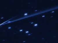 赤色から鮮烈な青色へ。2本の尾を持ち色も変わる奇想天外な小惑星「ゴールト」に天文学者が注目