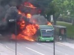 【勇者】炎に立ち向かい、乗客全員を脱出させたバスの運転手がスゴい