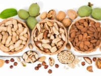 ダイエット中でもOK！　間食にナッツを食べるといい理由