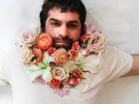 インスタグラムで吹き荒れる春の嵐！おヒゲに花を咲かせましょうっと