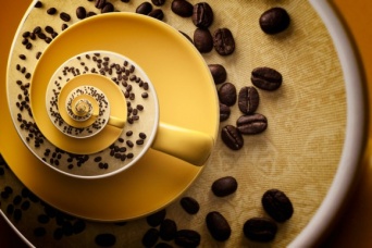 寝覚めのコーヒーはベストタイムではない？では何時に飲むのが効果的なのか？