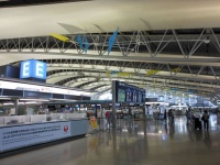関西国際空港第1ターミナル（Kirakirameisterさん2011年撮影、Wikimedia Commons