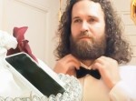 ダッチワイフ婚は道を譲れ！　“スマホ婚”をした男性が現れたのだ！