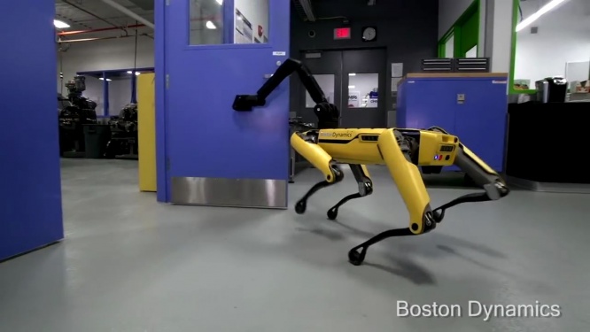 ボストンダイナミックの四足歩行ロボット
