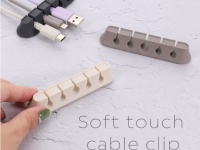 デスク周りのケーブル収納に。マルチに使える、マグネットケーブルクリップ登場