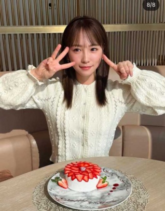 Instagram:川栄李奈(@rina_kawaei.official)より