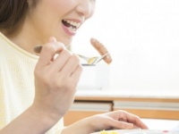 ドン引き！　身近にいる人を見て「この人、ひょっとして育ちが悪い？」と感じてしまう瞬間4つ