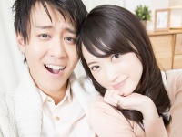 部屋でやれ!!　ぶっちゃけやめてほしい、友だちカップルのイチャイチャ4つ！