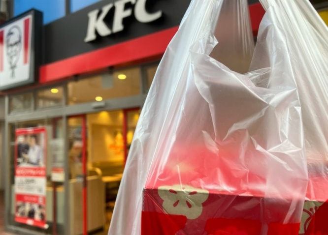 KFC店舗とケンタお重