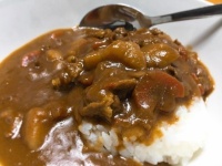 あなたはどっちのカレーが好き？　「シャバシャバ派」or「とろっと派」　結果は大差で……