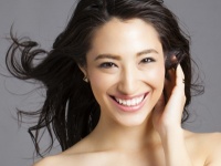 素肌美人を目指してるから!?　女性がメイクで一番お金をかけている場所は？