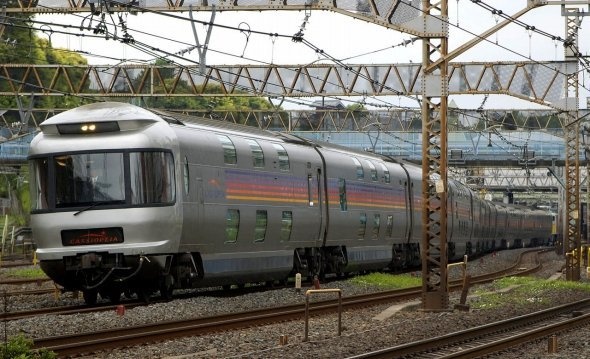 近未来的なシルバーの造形も人気の理由（Sui-setzさん撮影、Wikimedia Commons