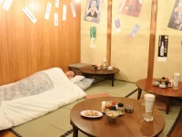 お酒を飲んで、そのまま...（写真はヒロタヤ2号店広報事務局提供）