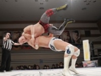 エクスプロイダーを決める秋山準