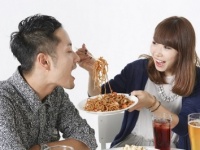 使わないと損！　合コンで男性ウケのいいワザ3つ！「清楚系のワンピースを着ていく」