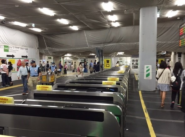 千葉駅東口改札