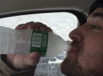 【衝撃現象】極寒の地でペットボトルの水を飲もうとした瞬間に…！　こんなことあるのか！