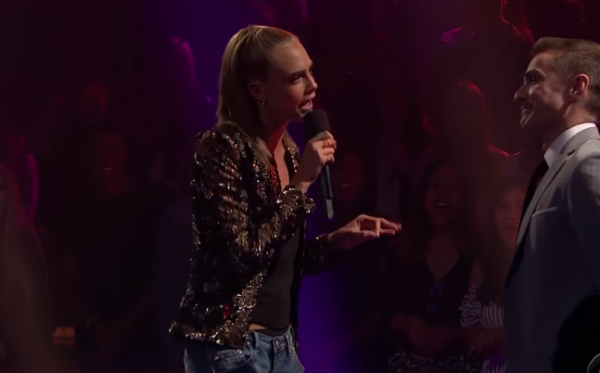 フリースタイルダンジョンかよ！スーパーモデル、カーラ・デルヴィーニュがラップバトルで男たちを痛烈ディス！