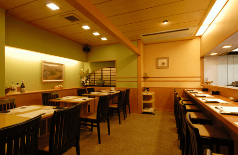 カウンターはオヒトリサマの特権！　洗練された食事と内装に息をのむ東京の料亭5選#5