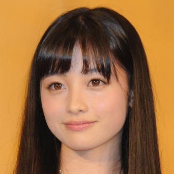 橋本環奈がYouTuberのターゲットに!? 浜辺美波の熱愛報道が及ぼす影響とは
