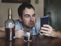 スマホでどれくらい酔っているかわかるように。音声分析で酒気帯び度合いを検知するアプリ