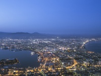 函館の夜景（Jackie.lckさん撮影、Flickrより）