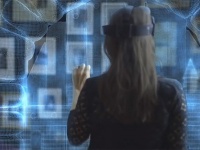 タッチできる仮想現実。投影されたホログラムに触れた感覚がわかる画期的なバーチャルリアリティが開発中