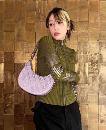 Instagram:仲里依紗(@riisa1018naka)より