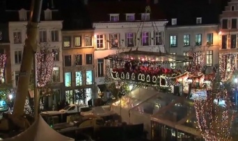 宙に浮かびながらサンタとディナーを楽しめる！　空中レストラン「ディナー・イン・ザ・スカイ」がクリスマス仕様に