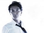 福山雅治が結婚したら⇒　「アミューズ」時価総額が４０億円減！