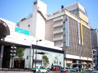 藤崎百貨店本館（Haseyu-さん撮影、Wikipediaより）