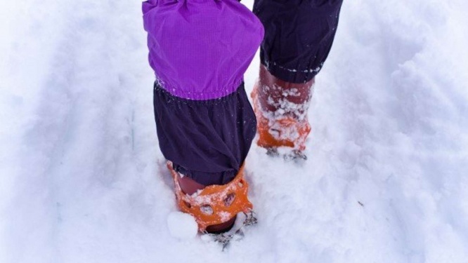 周りの人は去って行き...（画像はphotoAC）