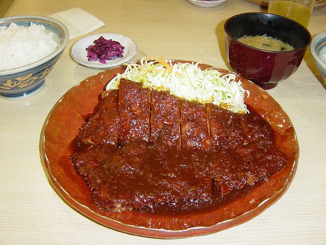 味噌カツ（densetsunopandaさん撮影、Flickrより）