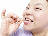 獣かよっ！　男性に聞いた「女として見れなくなる」行為・6つ