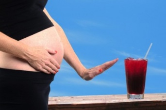 飲んじゃダメ!?　妊婦が避けている「飲み物」・5選