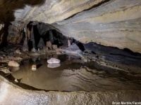 家の地下室は神秘の洞窟とつながっていた！190年以上前に発見されたブラック・コフィ洞窟