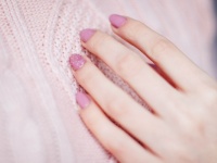 男性が「女性の手に触れる理由」