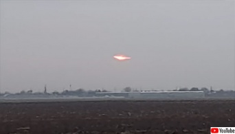 これはいったい？ロシアの農村地帯で目撃された円盤状の発光物体