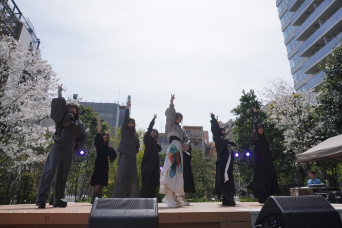 秋元康プロデュース『WHITE SCORPION』　新曲「Satisfaction graffiti」リリイベ＆PV公開！　NICOは「今年の夏は、いっぱい対バンやフェスに出たい」