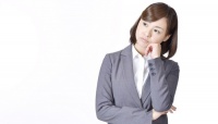 社会人に聞いた、言えないけど実は気になっている同僚のクセ4選「会議中の貧乏ゆすり」