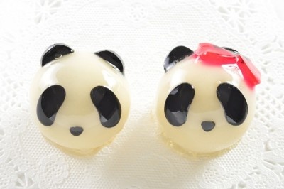 【上野土産】うるうる瞳のパンダが愛くるしい！　老舗和菓子屋が作る上野限定の「手作りぱん玉」
