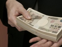 楽に稼げる？　男性がやってみたい副業3選　「金持ち父さんになるには●●だ！」ほか