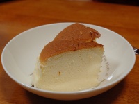りくろーおじさんのチーズケーキ （Miyabi.SHNさん撮影、Flickrより）