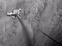 スペースデブリ（宇宙ゴミ）を銛（もり）で串刺しにし、大気圏に突入させて銛ごと燃やし尽くすという作戦