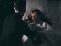 ニューヨークでスマホを介した悪魔憑きが急増！？エクソシストの需要がうなぎ上りに