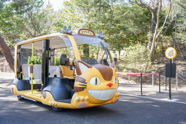 『魔女の宅急便』のパン屋さんも、走るネコバスも！　大人女子も楽しめる「ジブリパーク最新の見どころ」をチェック